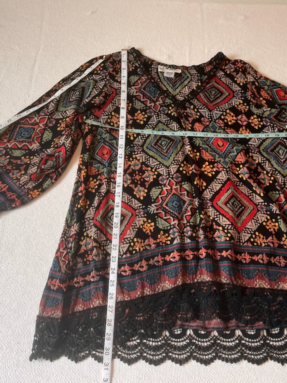 Back In The Saddle Boho Tribal Print Lace Hem Tunic Top Women's Medium Rayon - Picture 6 of 7